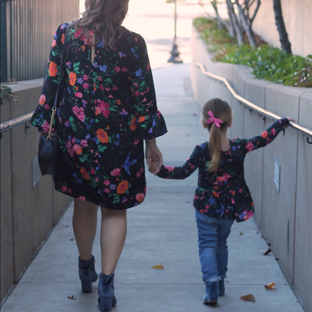 Old Navy Black Floral Shift Dress - Picture 8 of 9